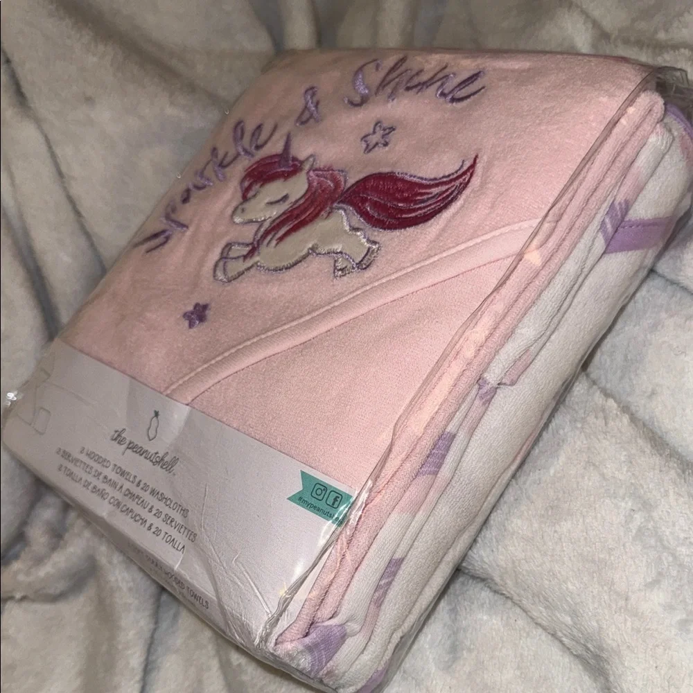 The Peanutshell Pink Unicorn Hooded Towel Set - Picture 10 of 10